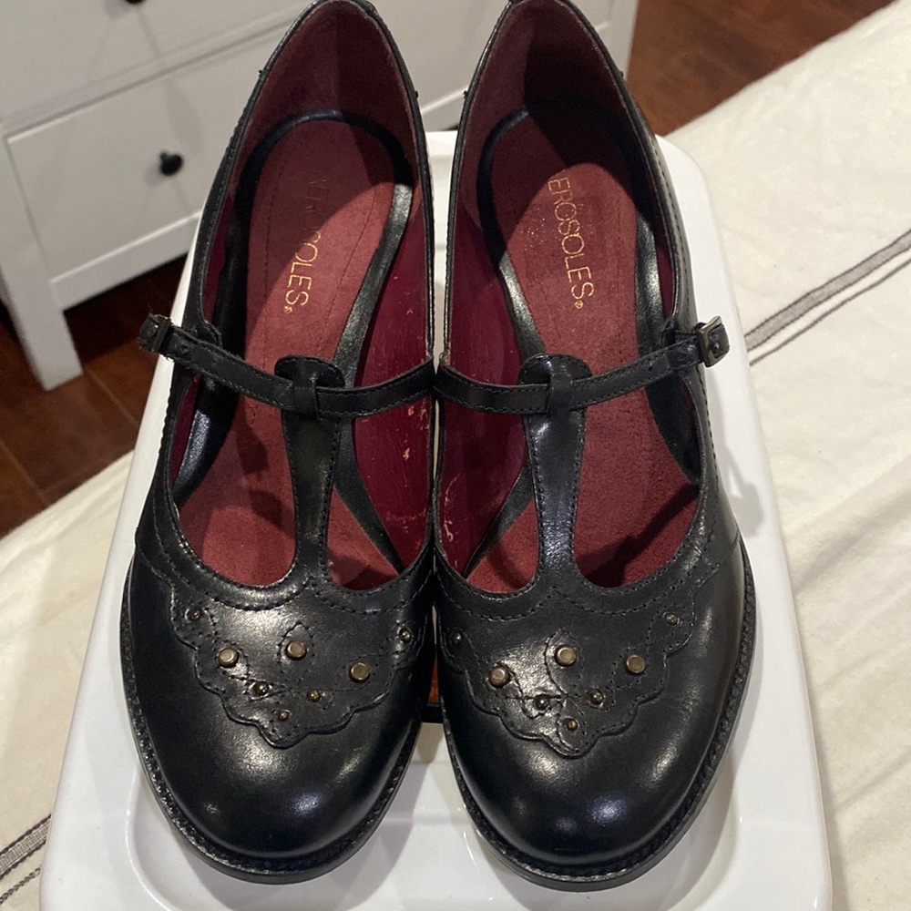 Aerosoles Semi Circle T Strap 2.5” heel
